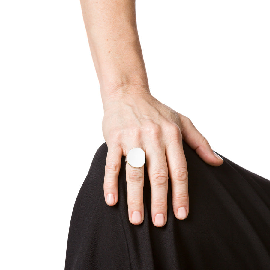 "ANELLO_CIOTOLA_MEDIO_ARGENTO-OTTONE_SMALTATO_BIANCO_INDOSSATO"