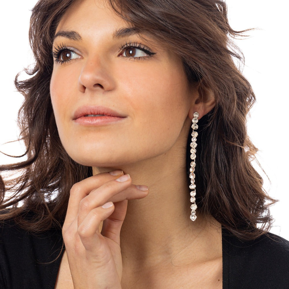 "orecchini-gocce-di-memoria-assimetrico-argento"