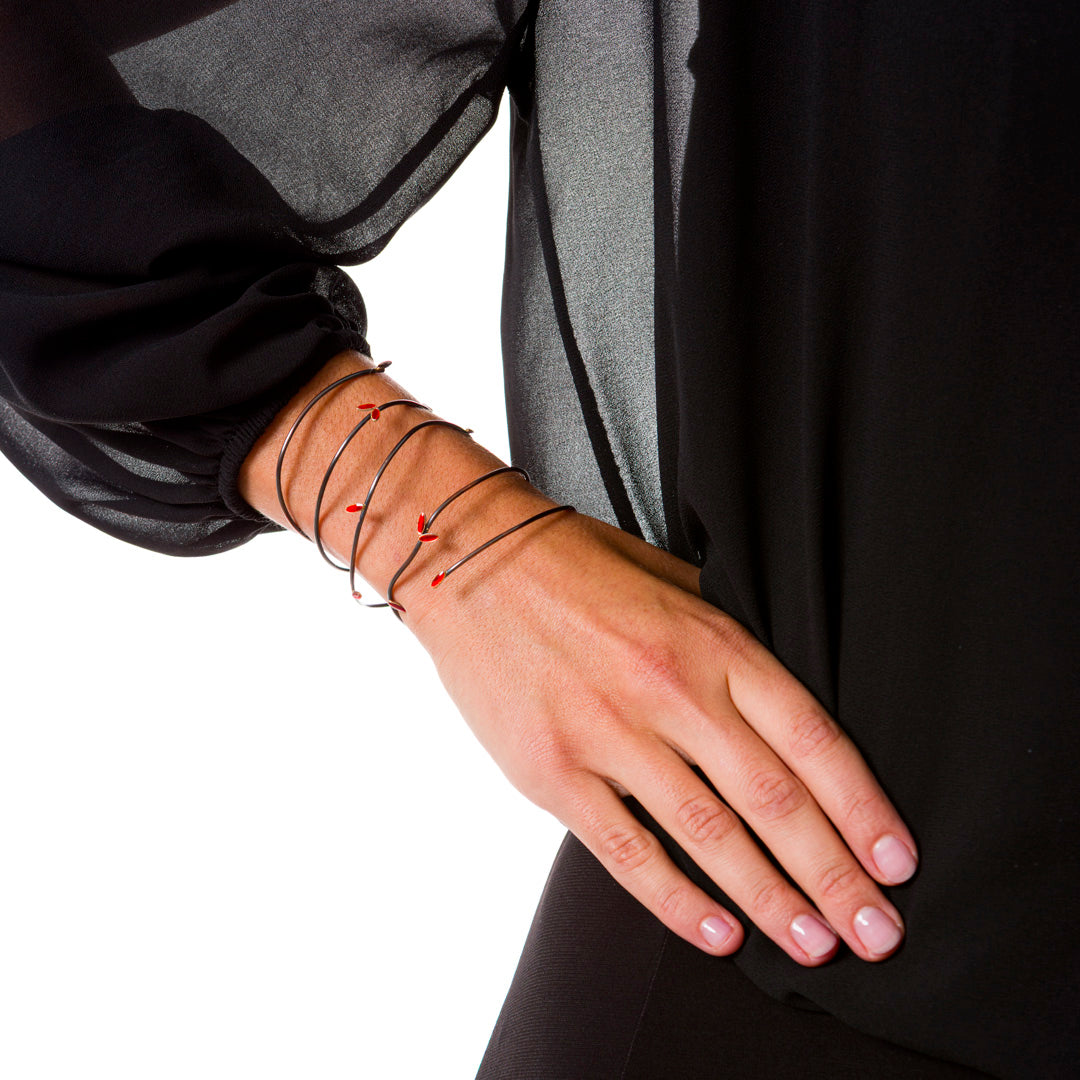 "Come Tu Mi Vuoi" Micro Leaf Bracelet | Copper with Transparent Enamel