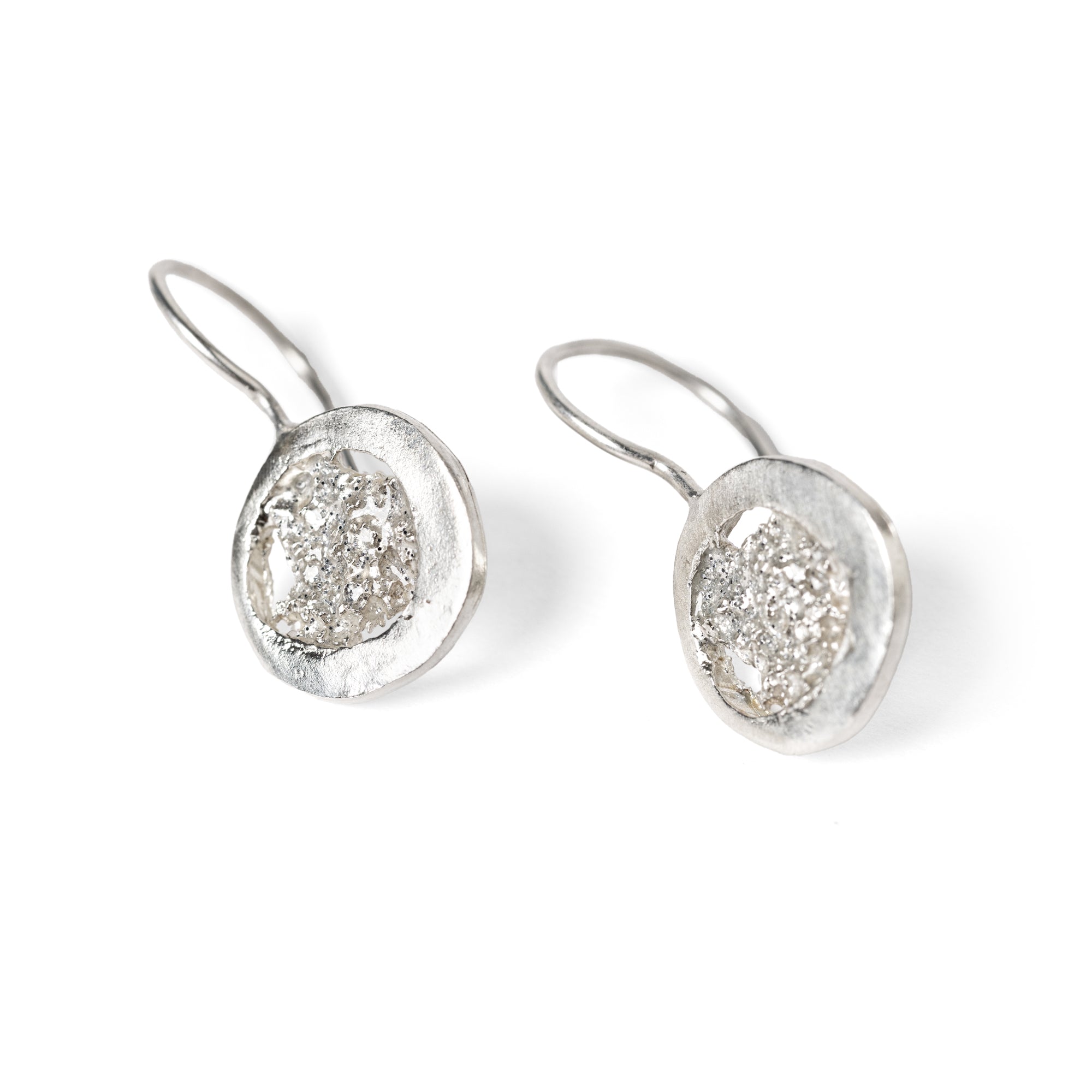 Boucles d'oreilles rondes Ischia Monachella | Émail pailleté argenté