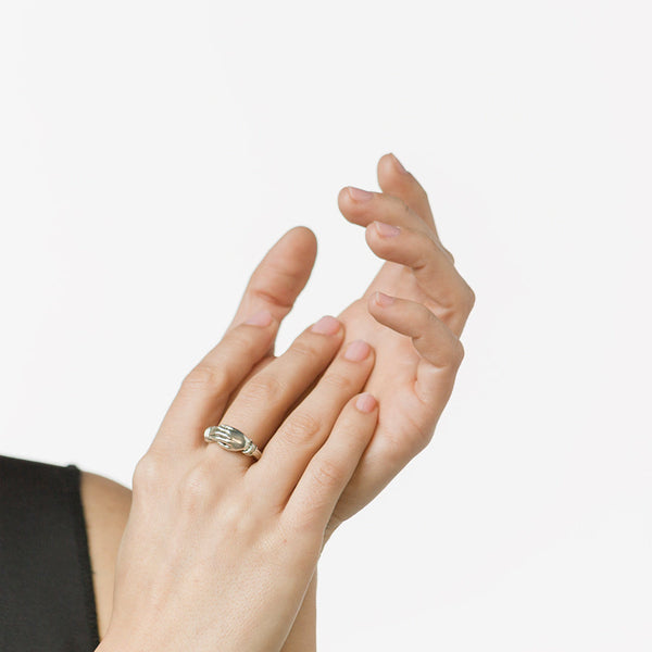 ANELLO_ARGENTO_MANINE_INDOSSATO