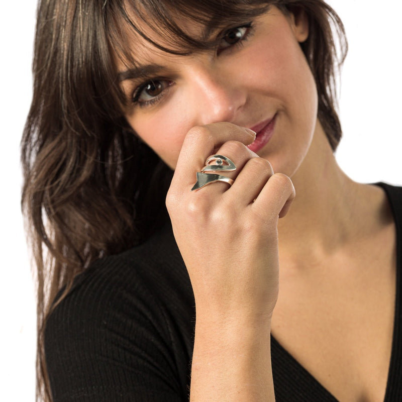 Anello-Pesce-Vuoto-Argento-Indossato