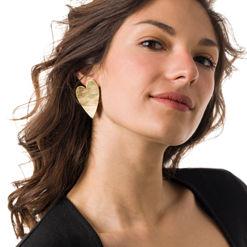 Alice heart earrings in brass with lobe