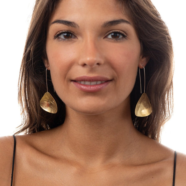 ORECCHINO_PETALO_MONACHELLA_OTTONE_INDOSSATO