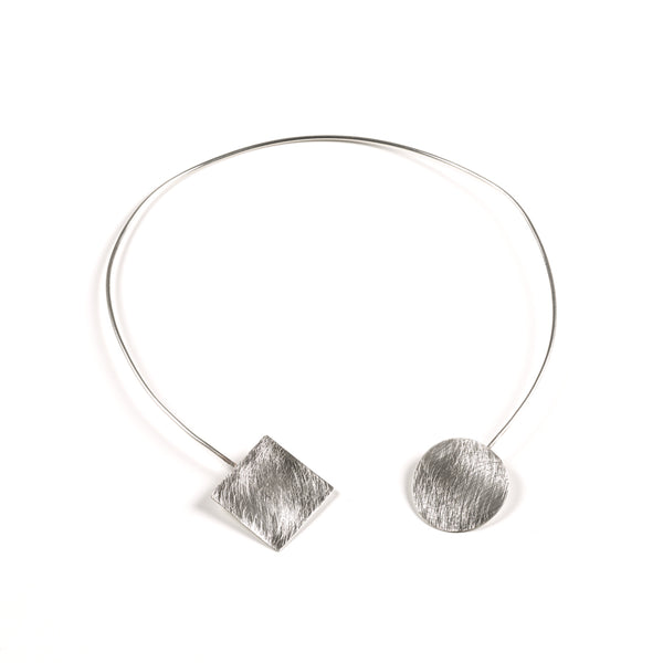 GEOMETRIC NECKLACE IN SILVER