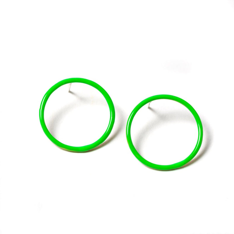 ORECCHINI_TAORMINA_CERCHI_VUOTI_OTTONE_SMALTATO_VERDE_FLUO